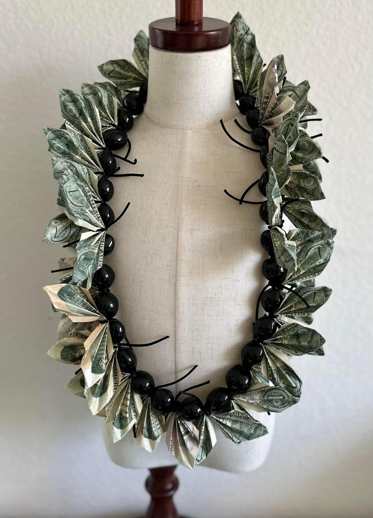 Kukui Nut Graduation Lei